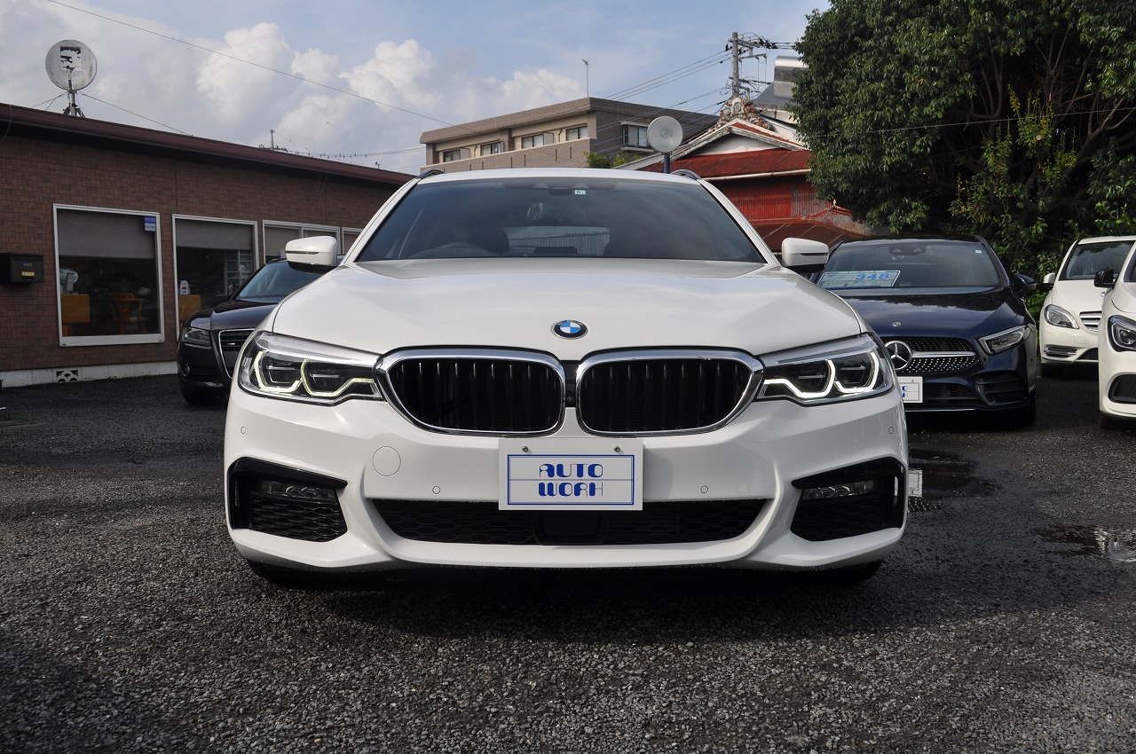 BMW　５２3ｄ　Ｍスポーツツーリング　ワンオーナー禁煙車　白