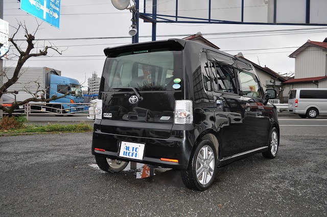 トヨタピクシススペース　カスタムＲＳ黒　