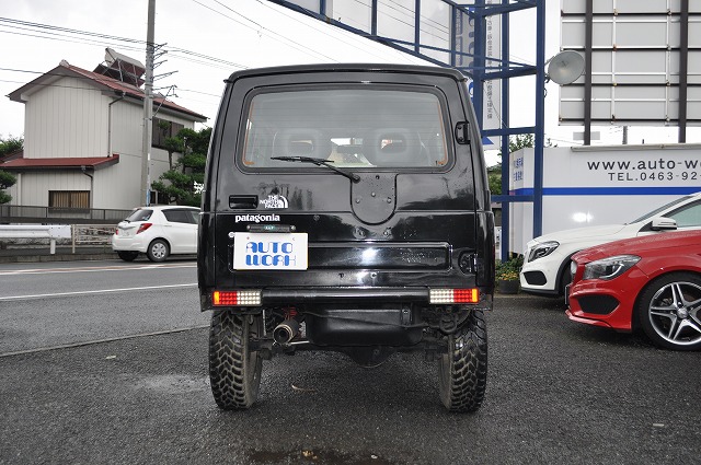 スズキ　ジムニーワイルドウインド　4ＷＤ黒