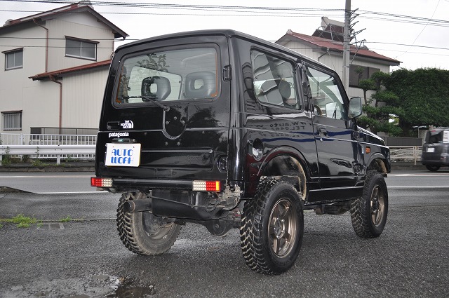 スズキ　ジムニーワイルドウインド　4ＷＤ黒