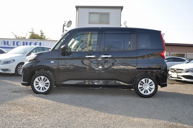 トヨタ　ルーミー　ＸＳ　黒