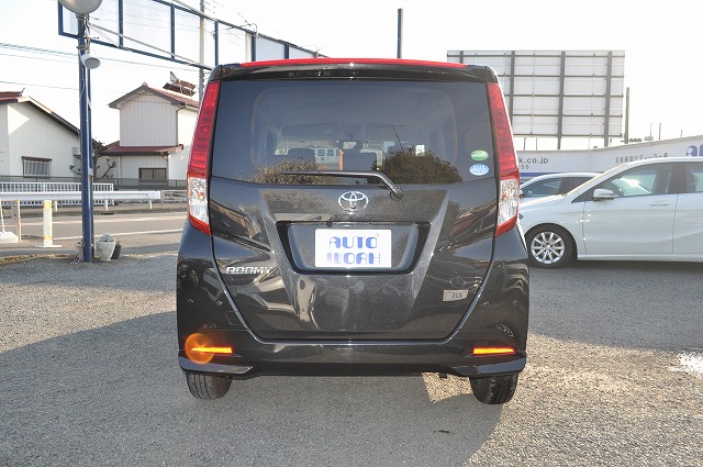 トヨタ　ルーミー　ＸＳ　黒